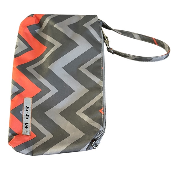 Ju Ju Be Be Quick Clutch Zippered Pouch Orange and Grey Chevron - Picture 3 of 6